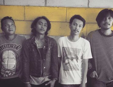 Yellow Jet Club Shake The World Single
