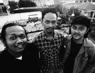 Amik Brothers Bertemu Ramadhan Single