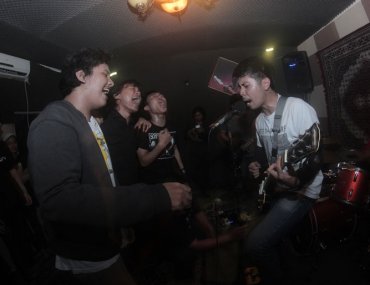 Whitenoir Stereotype Single
