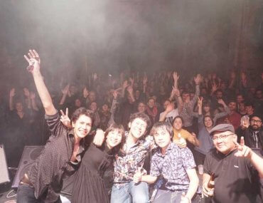 Indische Party, Flower Girls in Europe