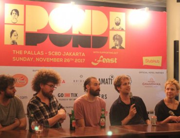 POND Press Conference Before Show
