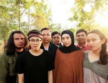 Wajah Abstrak Suara Minoritas Music Video