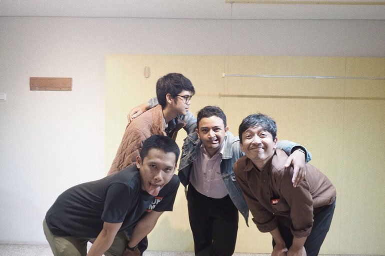 Circarama Plasticine Jewel Concert Interview