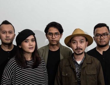 Angsa & Serigala Ruang Waktu Album