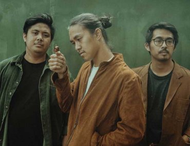 Glaskaca Banda Cetak Biru dari Album Adendum