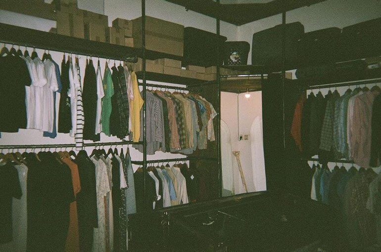 Thrift Shopping Hunting Second di Surabaya