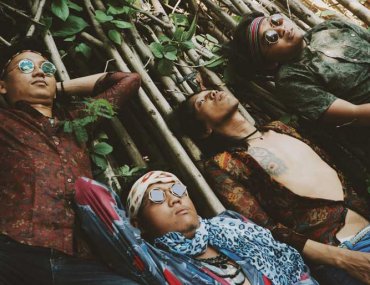 Dandelions Pesta Musim Mekar Bali Jakarta