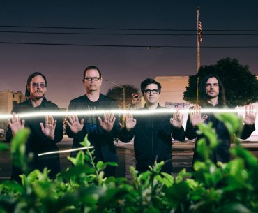Weezer Tampil di Road to Now Playing Festival 2023