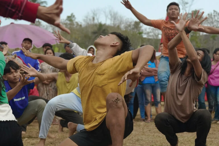 Review: "Para Perasuk", Film Ambisius Wregas Bhanuteja Jatuh di Bawah Ekspektasi