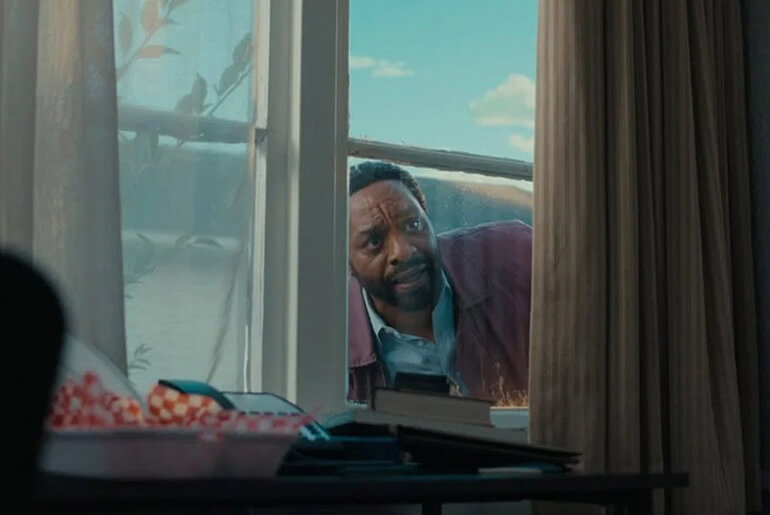 Clark (Chiwetel Ejiofor)
